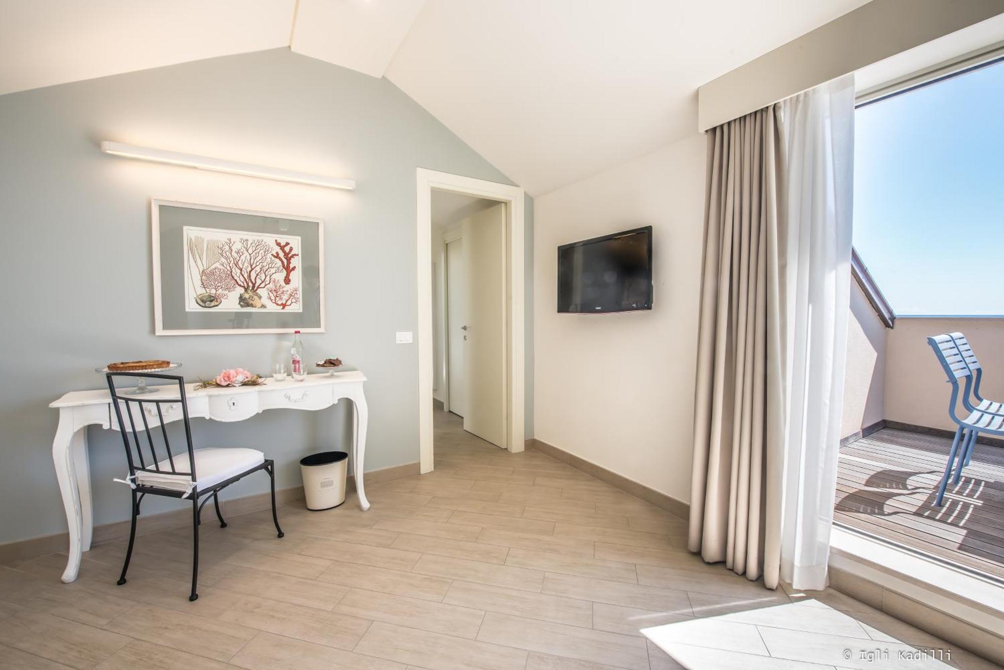 Hotel San Pietro Palace Finale Ligure Exteriör bild