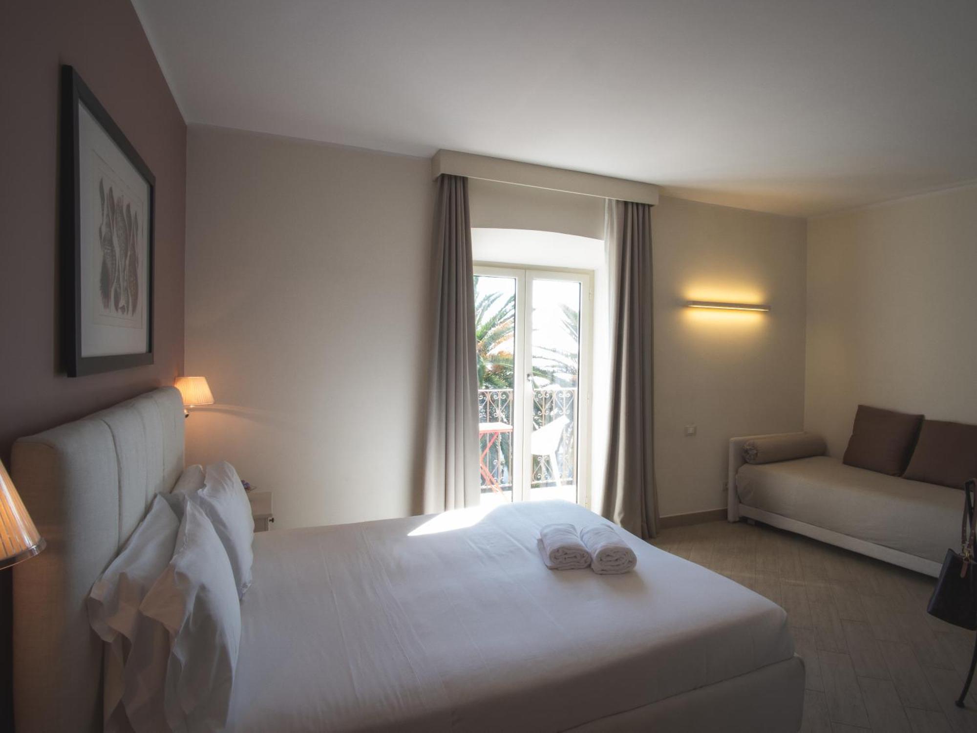 Hotel San Pietro Palace Finale Ligure Exteriör bild