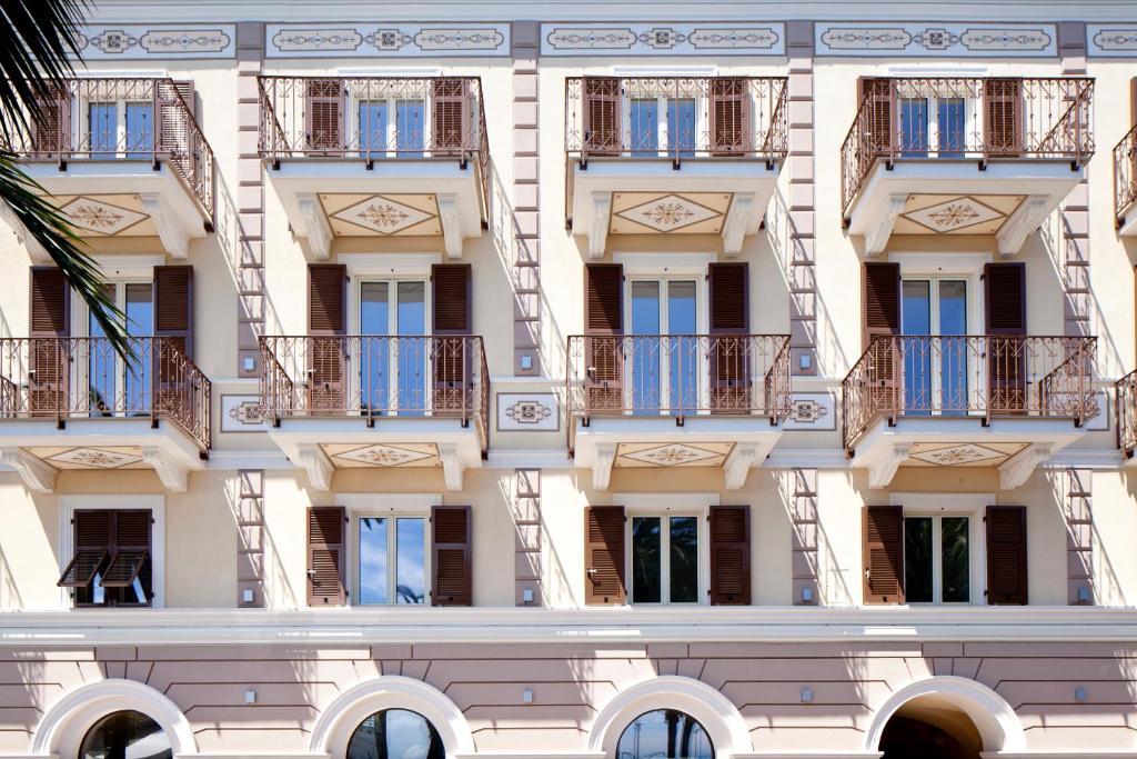 Hotel San Pietro Palace Finale Ligure Exteriör bild